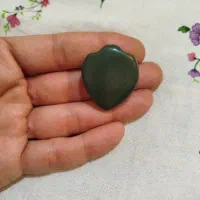 مهره یشم معدنی ( گردنبند قلبی ) وزن  ۲۰ گرم