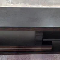 میز تلویزیون شرکتی شیک و در حد نو بدون خط،و خش|میز تلویزیون|قم, دروازه چوبی|دیوار