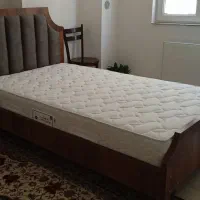 تخت خواب یک و نیم نفره