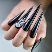 کاشت واموزش ناخن وپدولوژی درمنزل وسالن