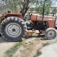 تراکتور همراه با دستگاه کمپرسور