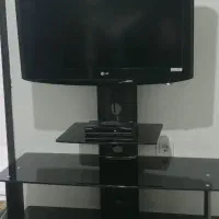 تلویزیون و میز ال سی دی LG