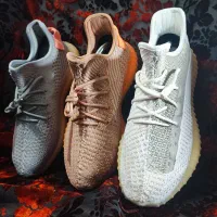 کتونی آدیداس یزی۳۵۰  رنگ سفید گلد