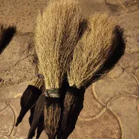 جارو محلی(کشمونی)۳۰هزار تومن مهرشهر