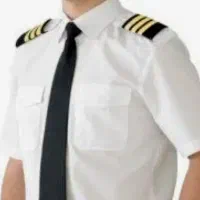 نگهبان شیفت بعد ازظهر باز نشسته