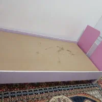 تخت نوجوان