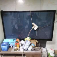 تلویزیون پلاسما LG 50 اینچ پنل ترک دارد