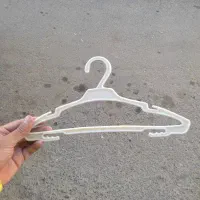 چوبکار چوب لباسی رگال|بندرخت و رخت‌آویز|قم, باغ پنبه|دیوار