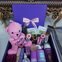 انواع باکس های هدیه کادویی آرایشی مخصوص روز زن|آرایشی، بهداشتی، درمانی|شیراز, کوشک میدان|دیوار