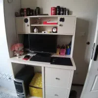 میز کامپیوتر و کتابخانه و قفسه نوجوان