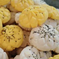 شیرینی برنجی خانگی بابرنج ایرانی وگلاب دواتیشه