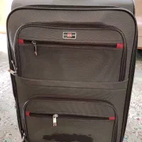 چمدان سایز متوسط عصایی دار سالم و تمیز