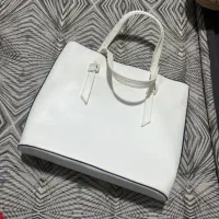 کیف سفید و کیف سیاه