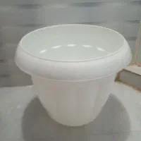 گلدان پلاستیکی سفید