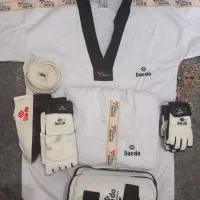 لباس و لوازم تکواندو