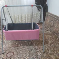 یک گهواره و کمک مادر|تخت و صندلی بچه|سقز, |دیوار