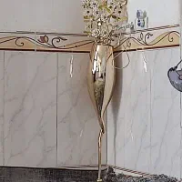 گل وگلدان