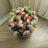 گل و گلدان