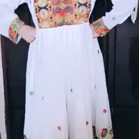 پیراهن شیک مجلسی پر کار سوزن دوزی شده و آینه کاری