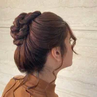 شنیون تخصصی/دارای مدرک فتی حرفه ای