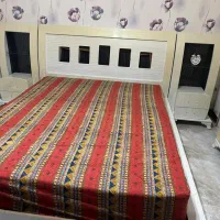 تخت دو نفره همراه با آینه و‌دراور