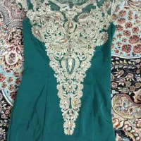 لباس مجلسی|لباس|ری, شهادت|دیوار