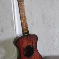 گیتار چوبی تزیینی