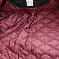 کاپشن|لباس|سلماس, |دیوار