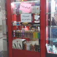 مقداری قفسه و دکور