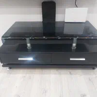 میز تلوزیون در حد نو بدون خط و خش و ایراد و شکستگی