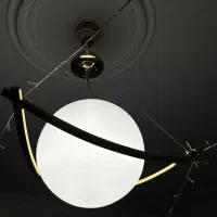 لوستر اتاق زیبا و سالم