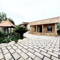 ویلابامحوطه-سرسبز-باغچه-ای-سندتکبرگ-سه-کنتوراختصاص