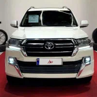 تویوتا لندکروز گذرموقت