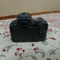 دوربین canon 200D با لنز 50 فیکس|دوربین عکاسی و فیلم‌برداری|ورامین, ورامین|دیوار