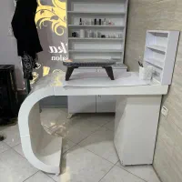 میز ناخن به همراه استند و صندلی|آرایشگاه و سالنهای زیبایی|محمدشهر, ولدآباد|دیوار