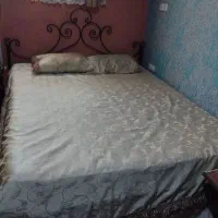 یک عدد  تخت آهنی  دو نفر بدون کفی تخت