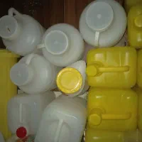 دبه و قمقمه|ظروف نگهدارنده، پلاستیکی، یک‌بارمصرف|اصفهان, حصه شمالی|دیوار