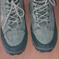 سلام وعرض ادب نیم بوت هست فقط یکم از پشتش پارس