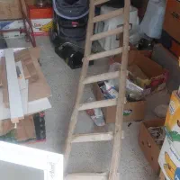 نردبان ۴ متری با کمی قوس