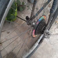 دو چرخه قدیمی تعمیر شده