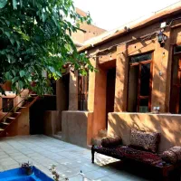 رهن کامل سوئیت در خانه اصیل شیرازی