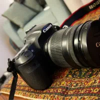 دوربین canon 60 d همراه لنز|دوربین عکاسی و فیلم‌برداری|قشم, |دیوار