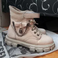 پوتین دخترانه کرمی رنگ|کیف، کفش، کمربند|قدس, شهر‌قدس|دیوار