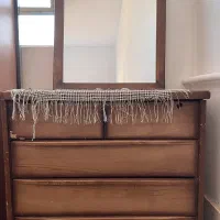 میز و اینه چوبی