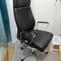 صندلی اداری نو و تمیز