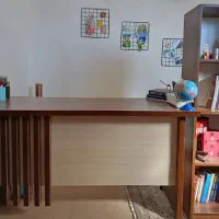 میز تحریر و کتابخانه در حد نو