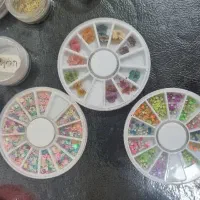 چندین لاک ژل پر وکم دیزاین ۲۵۰۰|آرایشگاه و سالنهای زیبایی|رشت, علی آباد|دیوار