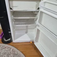 مینی یختچال تمیز و کم کارکرد