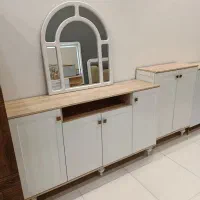 جاکفشی و آینه کنسول