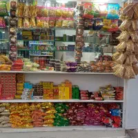 نیروی با سابقه دکه تنقلات